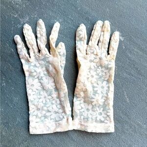 New🌟Rare-Free People Laced Gloves